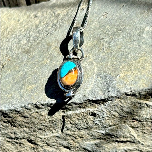 Spiny Oyster, Turquoise Poison Necklace - Picture 9 of 16